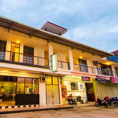 Halo Hotel Semporna Exterior foto